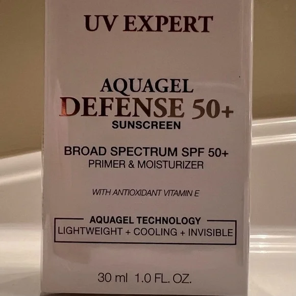 Lancôme UV Expert Aquagel Defense SPF 50 - Picture 2 of 5